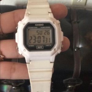 white watch casio